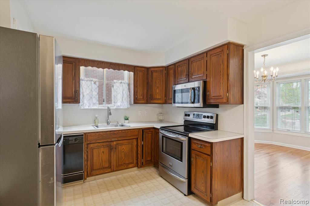 540 N York Street, Dearborn, MI 48128 — Photo 15