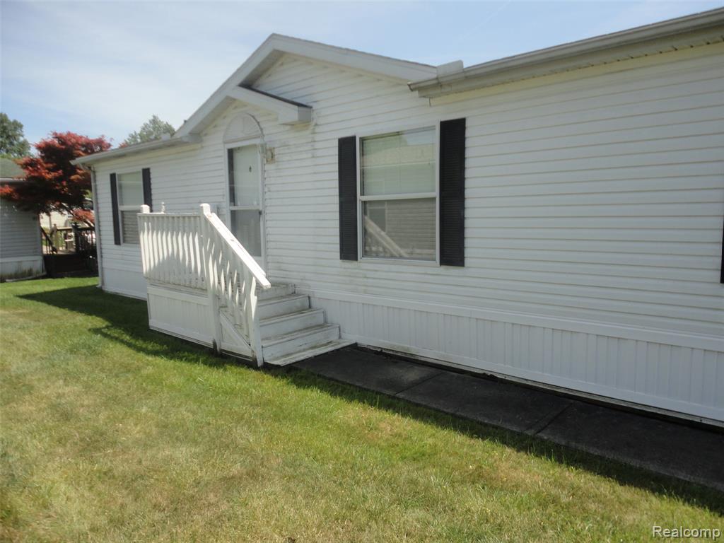 484 Lochgair Street, Temperance, MI 48182 — Photo 3