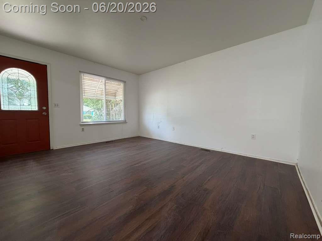 8307 S Essex Avenue, Warren, MI 48089 — Photo 4