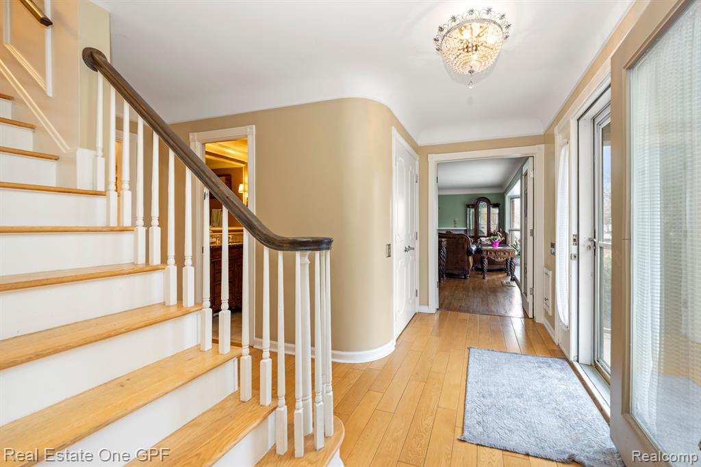 6 ELMSLEIGH Lane, Grosse Pointe, MI 48230 — Photo 3
