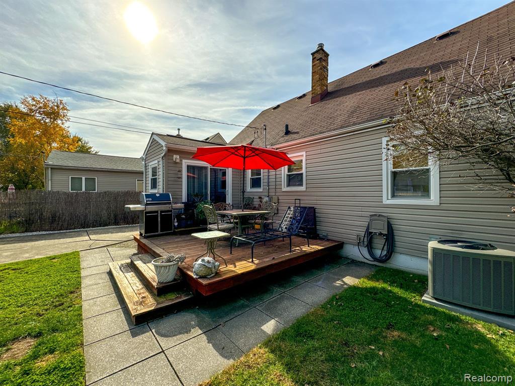 430 N Edgeworth Avenue, Royal Oak, MI 48067 — Photo 9