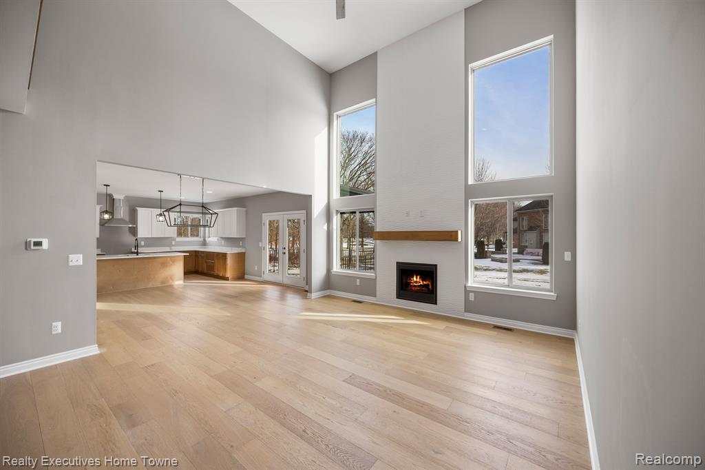 53972 CARRIGAN Drive, New Baltimore, MI 48047 — Photo 13