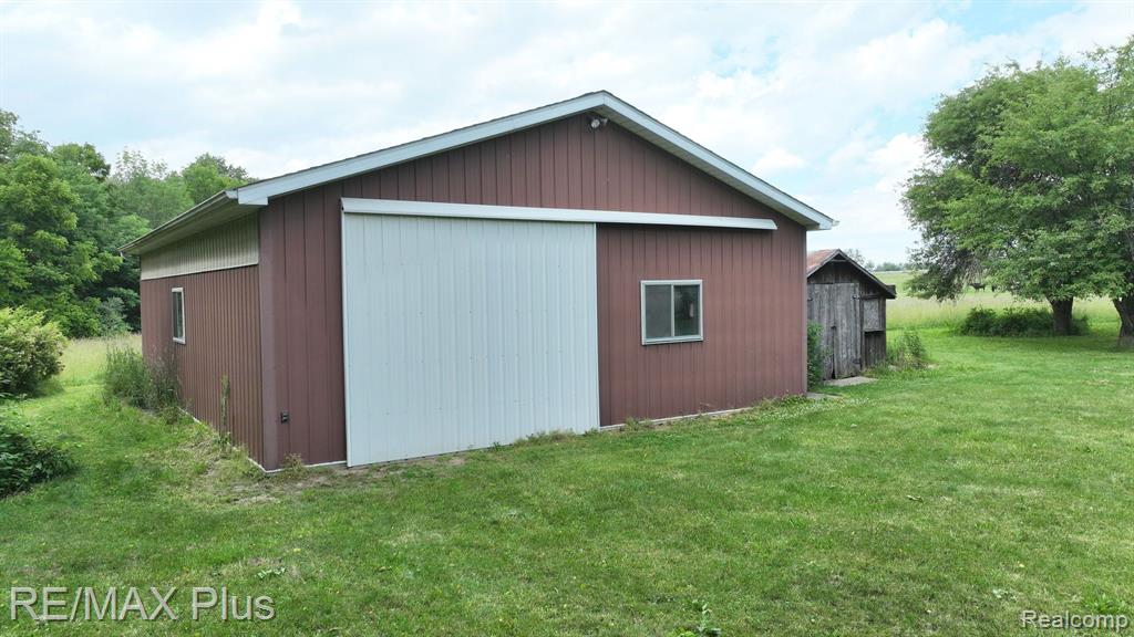 5253 BURNSIDE Road, North Branch, MI 48461 — Photo 8