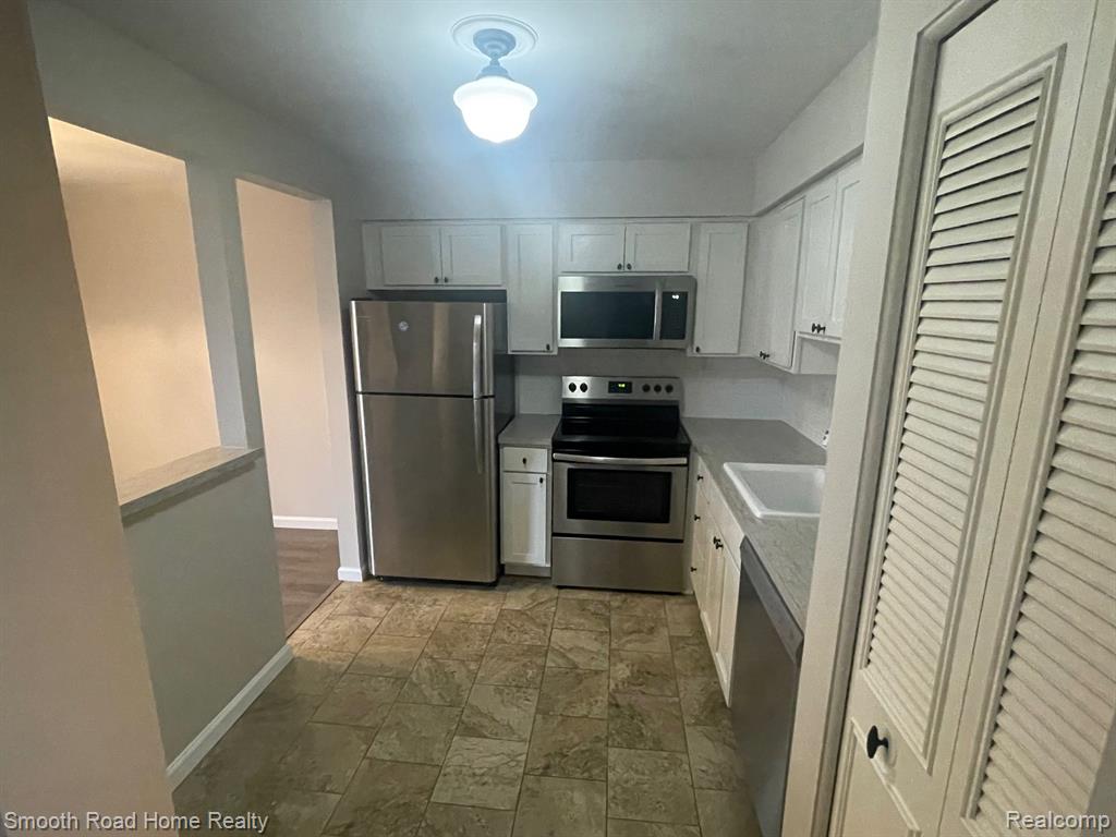 7615 WOODVIEW Street, 4, Westland, MI — Photo 5