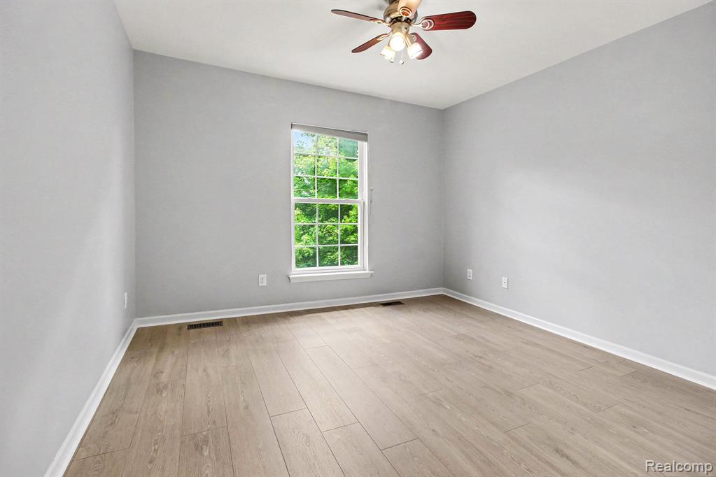 49756 Great Falls Road, Canton, MI 48188 — Photo 25
