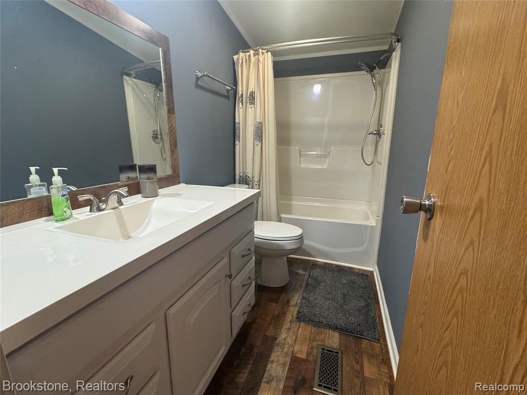 48574 Lakeview E, Shelby Twp, MI 48317 — Photo 11