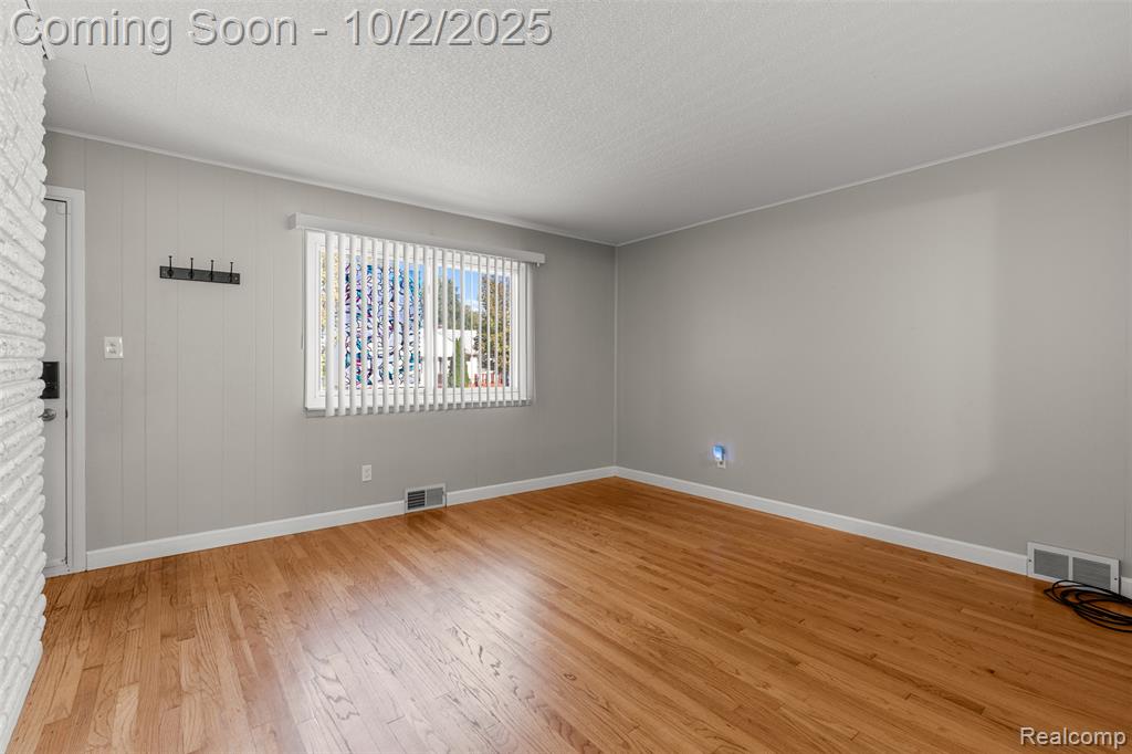 8610 Central, Center Line, MI 48015 — Photo 5