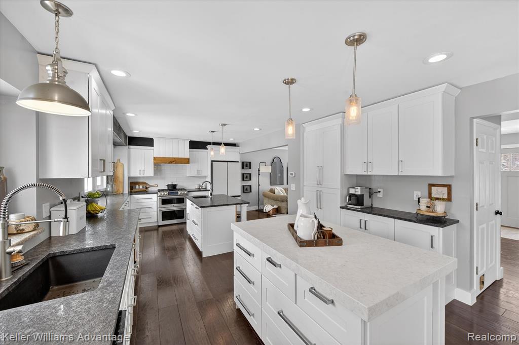 47707 Rochester Drive, Novi, MI — Photo 9