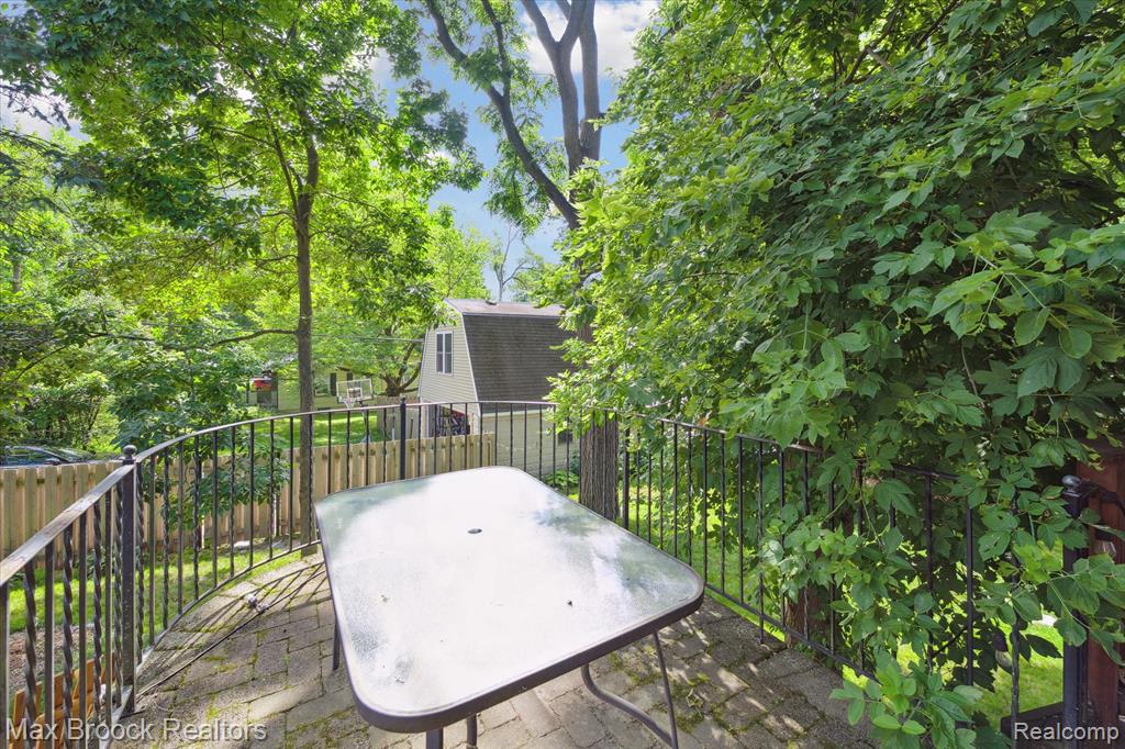 5745 Eastman Boulevard, West Bloomfield, MI 48323 — Photo 63