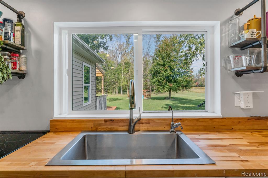 7167 E CARPENTER Road, Davison, MI 48423 — Photo 5
