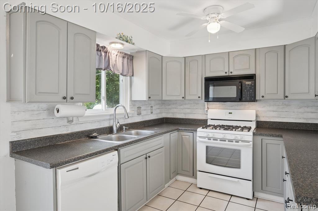1815 Heatherridge Street, Ypsilanti, MI 48198 — Photo 17