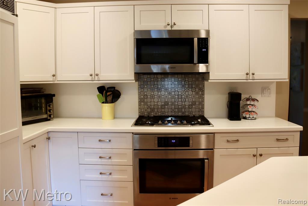 8250 Atha Street, White Lake, MI — Photo 5