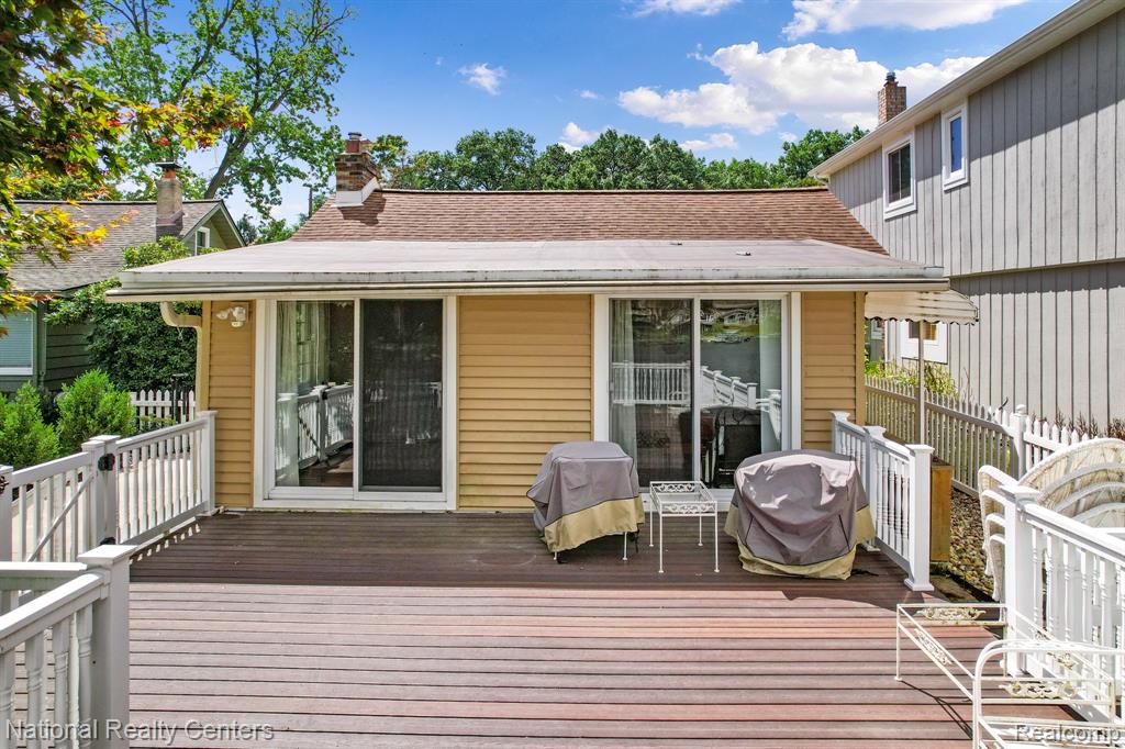 8428 Cascade Street, Commerce Twp, MI 48382 — Photo 17