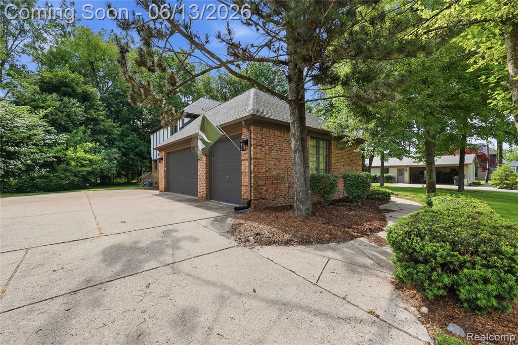 55380 Theo Drive, Shelby Twp, MI 48315 — Photo 50