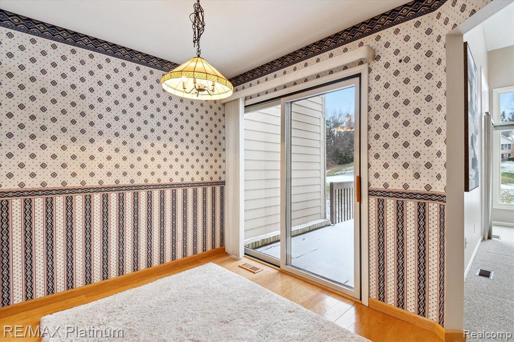 4823 FAIRWAYS Drive, Brighton, MI 48116 — Photo 17
