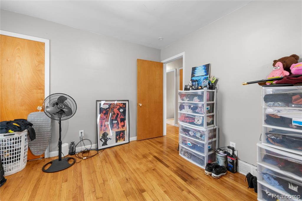 911 Sherbourne Street, Inkster, MI 48141 — Photo 11