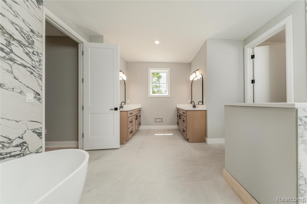 7509 Maple Ridge Drive, Clarkston, MI — Photo 11