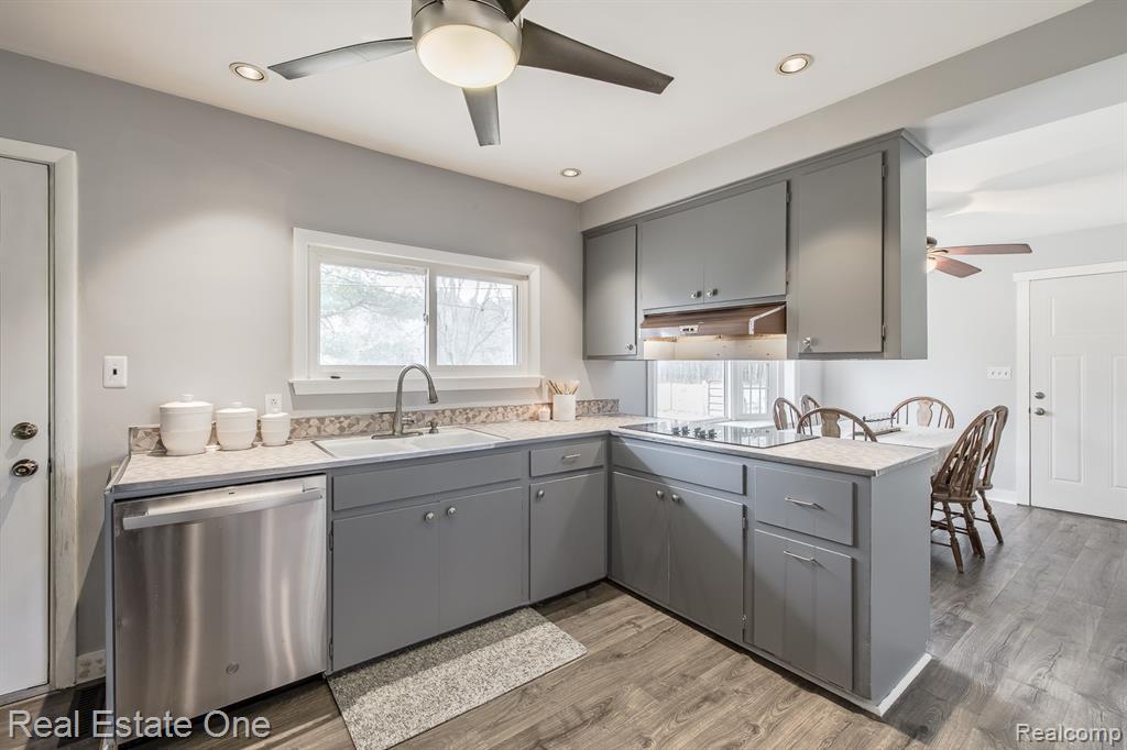 475 S Coats Road, Oxford, MI 48371 — Photo 10