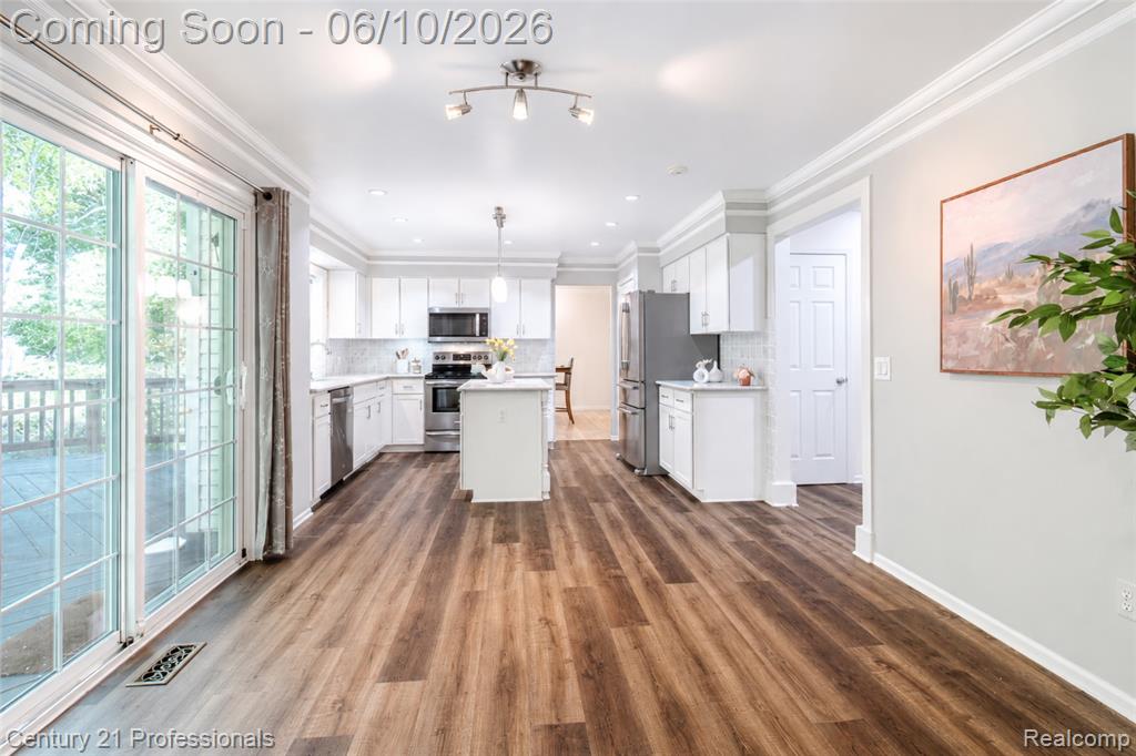 425 Cherry Grove Lane, Walled Lake, MI 48390 — Photo 29