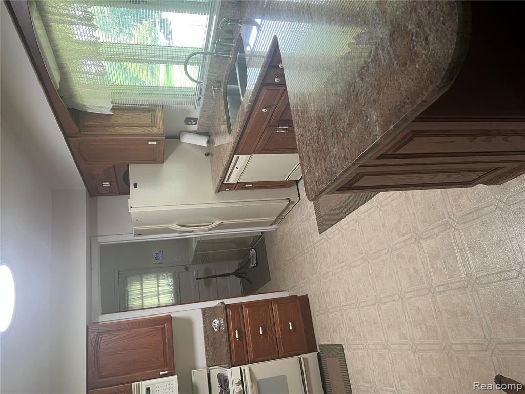 1361 Dyemeadow Lane, Flint, MI 48532 — Photo 6