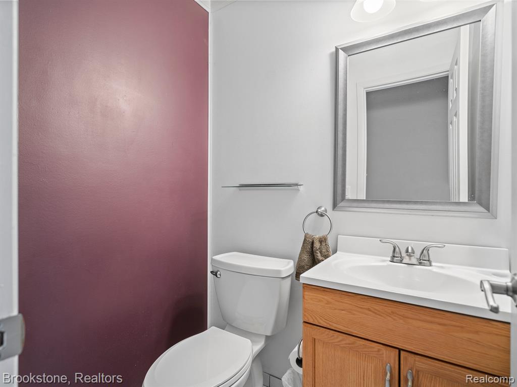 5628 PATTERSON Drive, Troy, MI 48085 — Photo 18