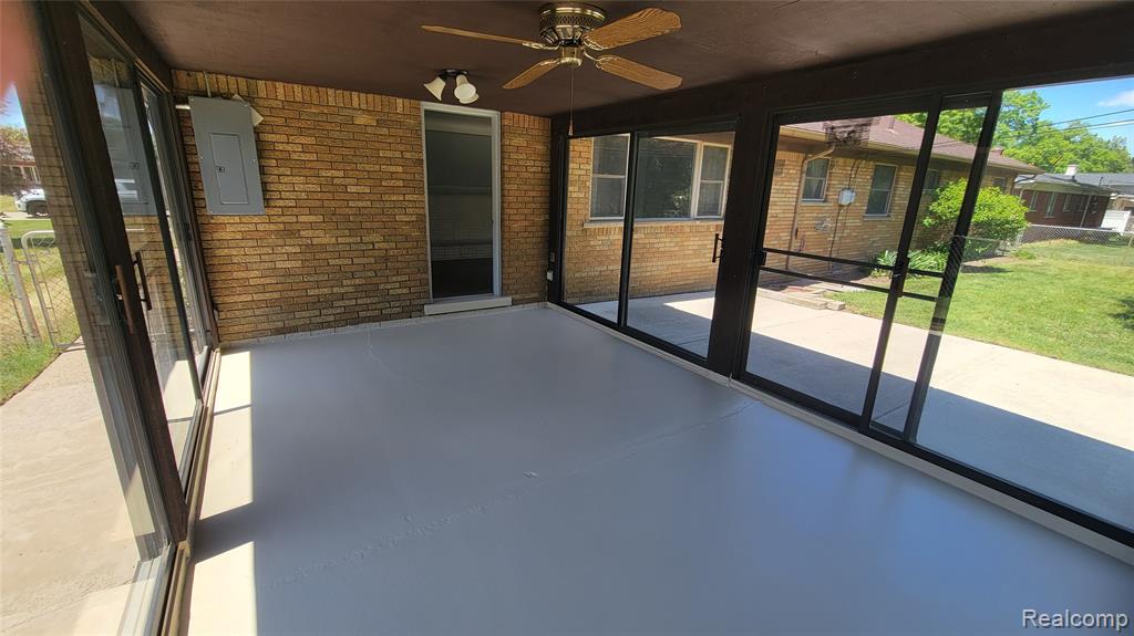 45502 Klingkammer Street, Utica, MI 48317 — Photo 20