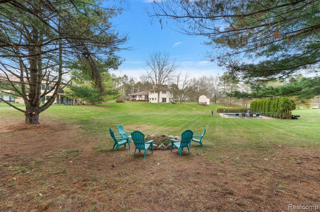 125 Cayuga Road, Lake Orion, MI 48362 — Photo 18