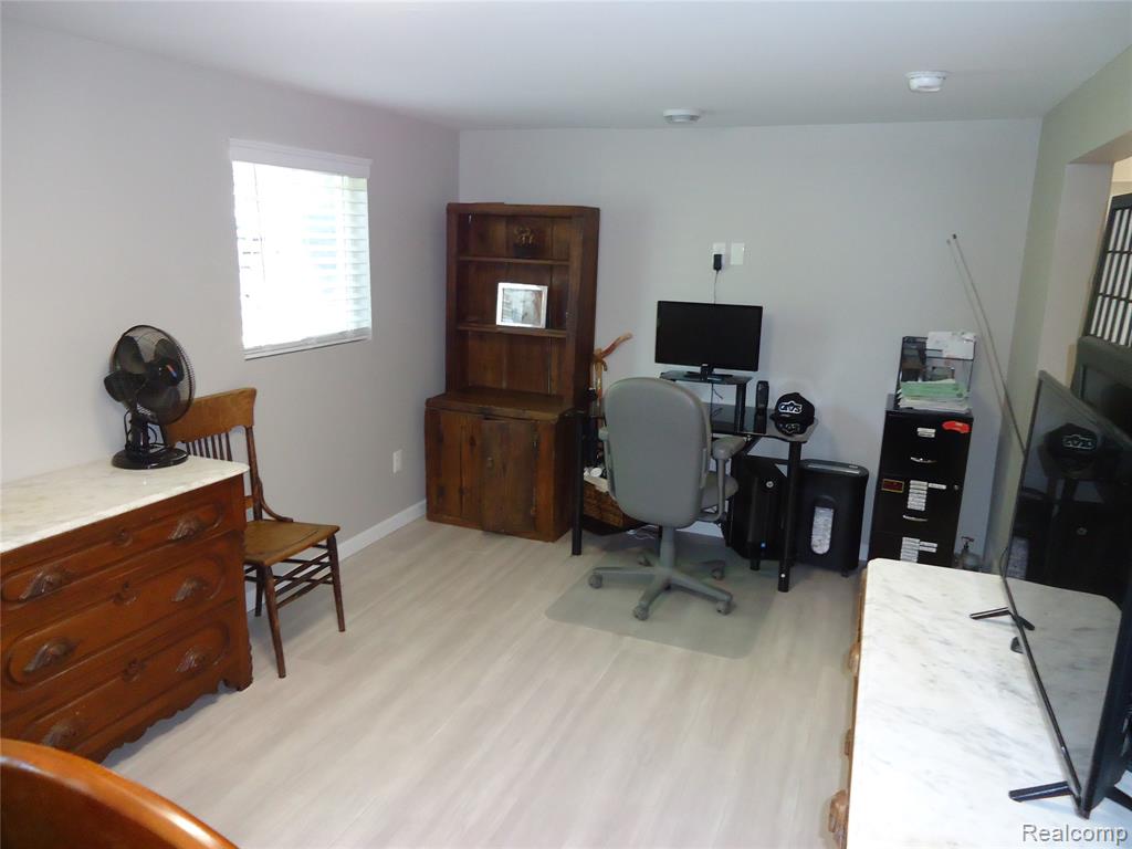 370 Adams Road, Saginaw, MI 48609 — Photo 30