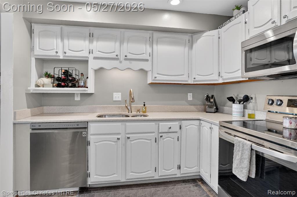 9696 Elizabeth Lake Road, White Lake, MI — Photo 12