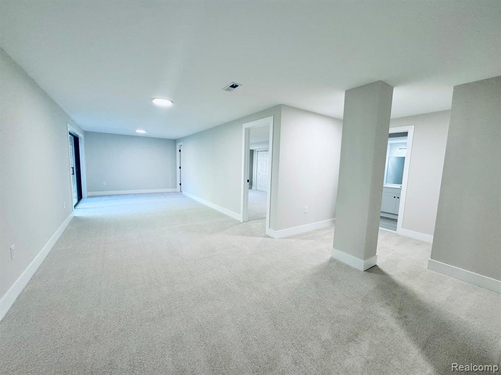 5616 Hillcrest Circle W, West Bloomfield, MI — Photo 28