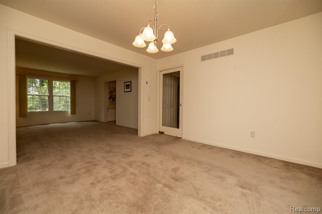 6926 Alden Drive, West Bloomfield, MI 48324 — Photo 15