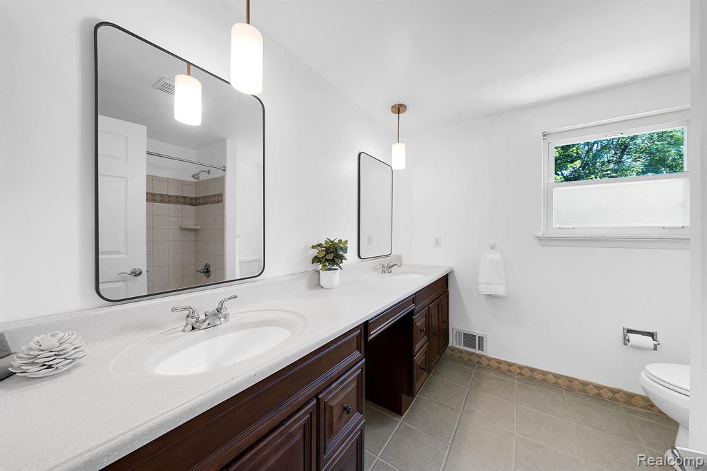4180 Allegheny Drive, Troy, MI 48085 — Photo 32