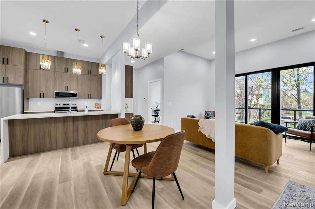 177 Gladstone, Detroit, MI, 48202