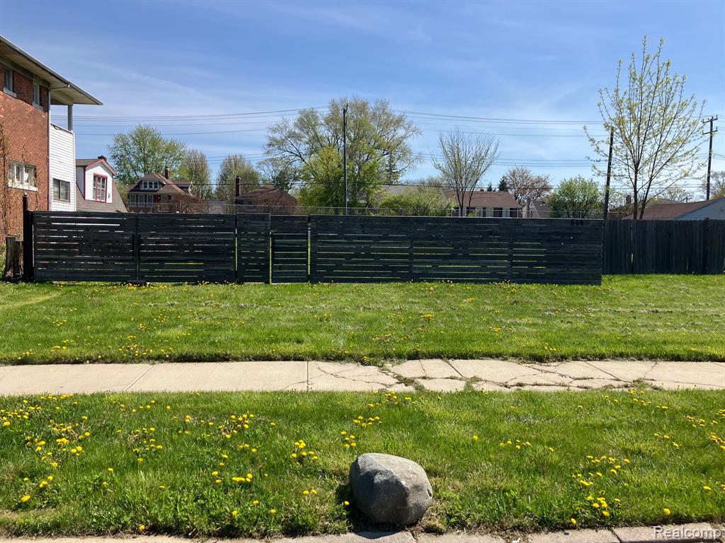 666 Ashland Street, Detroit, MI 48215 — front exterior