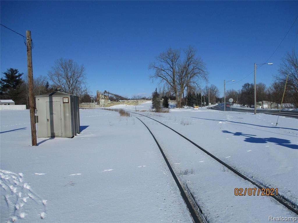 915 CORUNNA Avenue, Owosso, MI 48867 — Photo 3