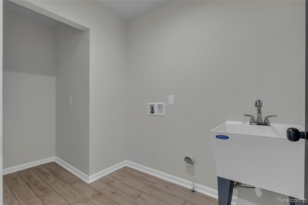 1876 McKinley Street, Wyandotte, MI 48192 — Photo 25