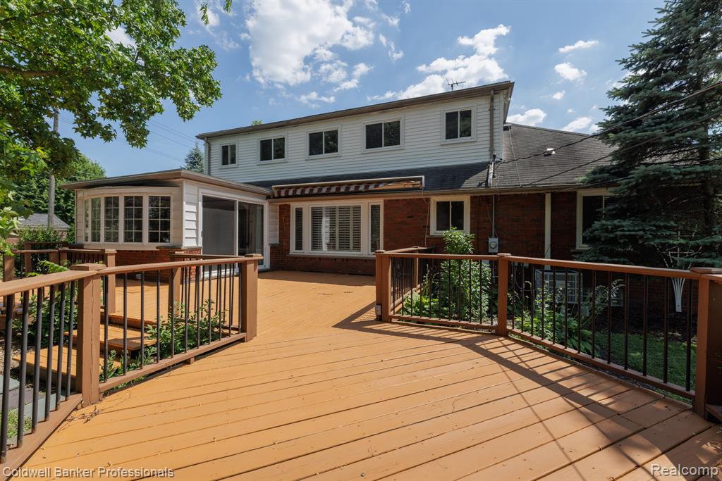 1416 N Renaud Road, Grosse Pointe Woods, MI 48236 — Photo 11