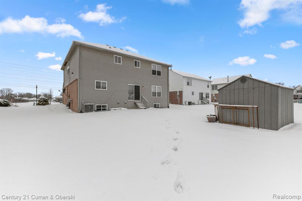 13765 COUNTRY WALK Boulevard, Belleville, MI 48111 — Photo 27