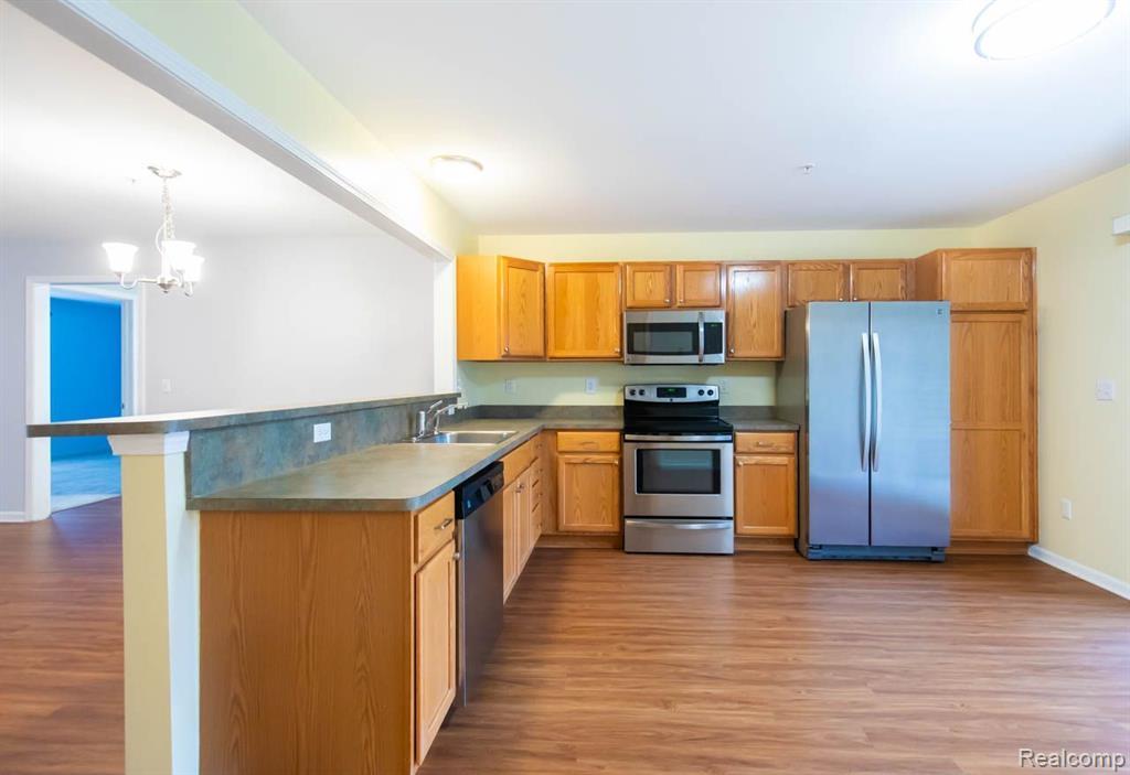 28460 CARLTON WAY Drive, Novi, MI 48377 — Photo 17