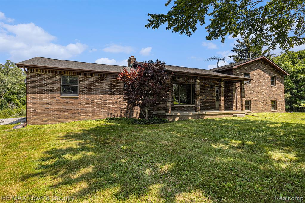 7346 Potter Road, Flushing, MI 48433 — Photo 4