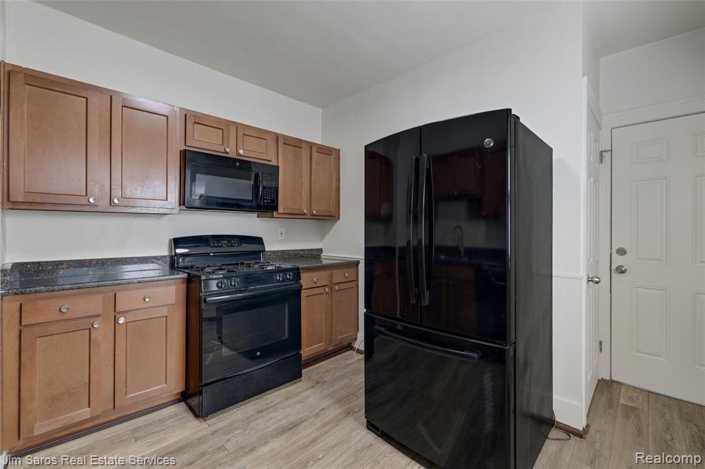 926-928 NOTTINGHAM, Grosse Pointe Park, MI 48230 — Photo 10