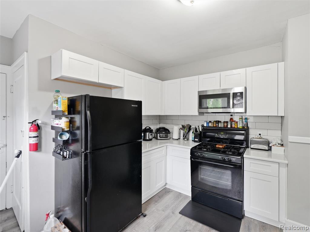 1123 Wayburn Street, Grosse Pointe, MI 48230 — Photo 24