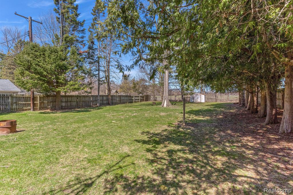 291 ALMONT Avenue, Almont, MI 48003 — Photo 31