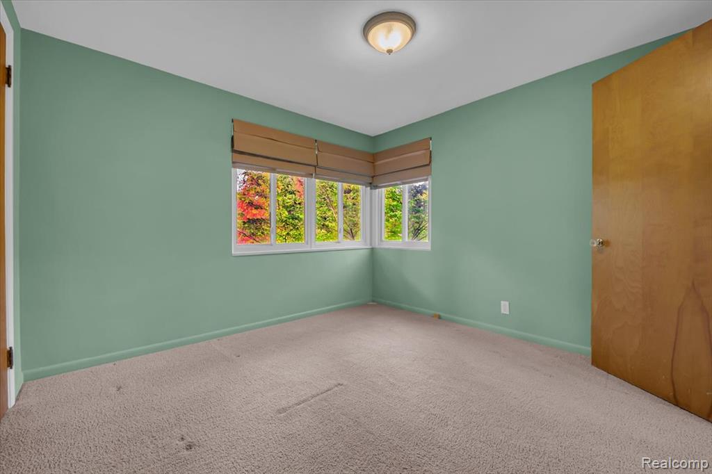 1076 Stratford Lane, Bloomfield Hills, MI 48304 — Photo 18