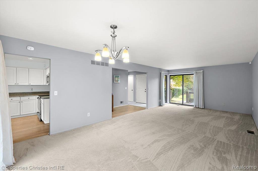1806 S Hill Boulevard, Bloomfield Hills, MI 48304 — Photo 12