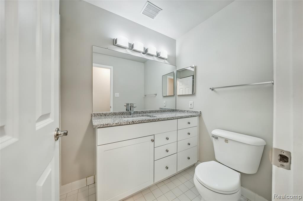 6151 Orchard Lake Road, 103, West Bloomfield, MI — Photo 17