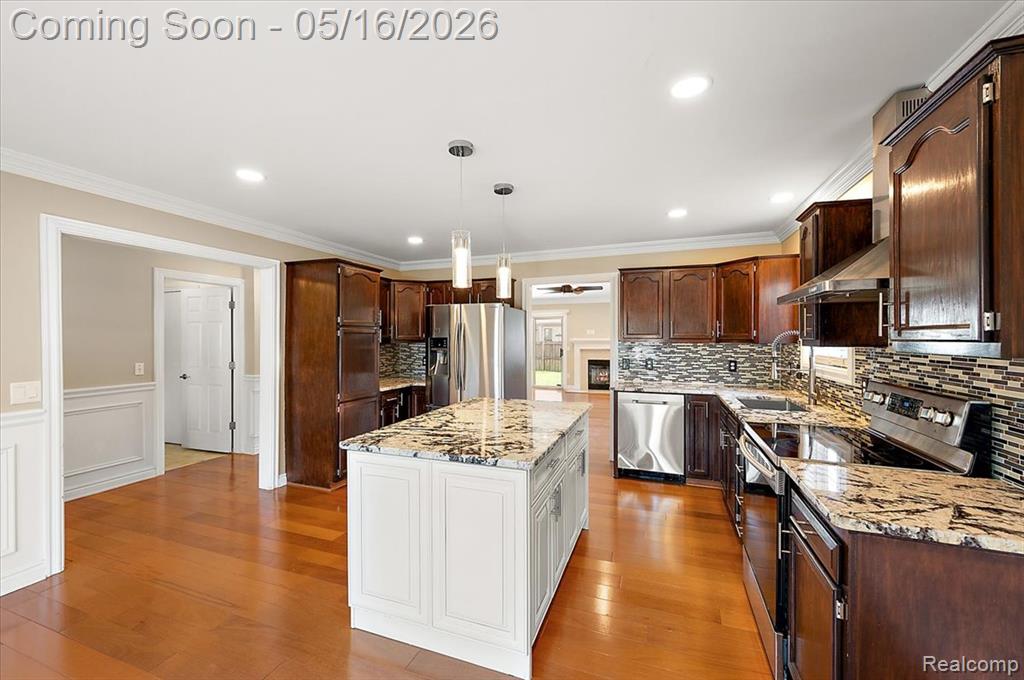 15948 Venice Avenue, Clinton Twp, MI 48035 — Photo 12