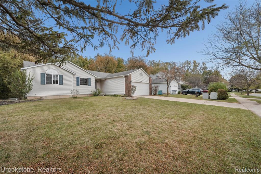 9088 Posey Drive, Whitmore Lake, MI 48189 — Photo 2