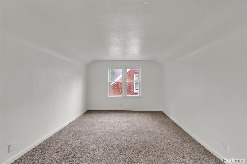 10015 Marion, Redford, MI 48239 — Photo 29
