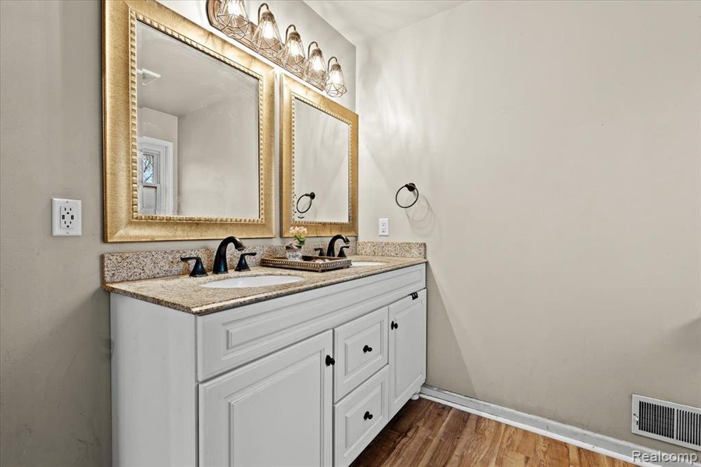 41 SUNSET PINES Drive, Howell, MI 48843 — Photo 15